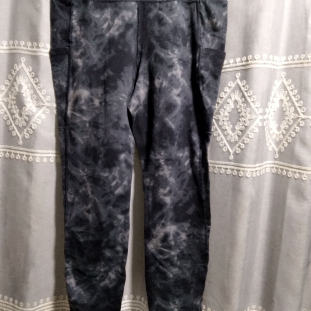 Women's Legging Members Mark Large NWT black tie-dye